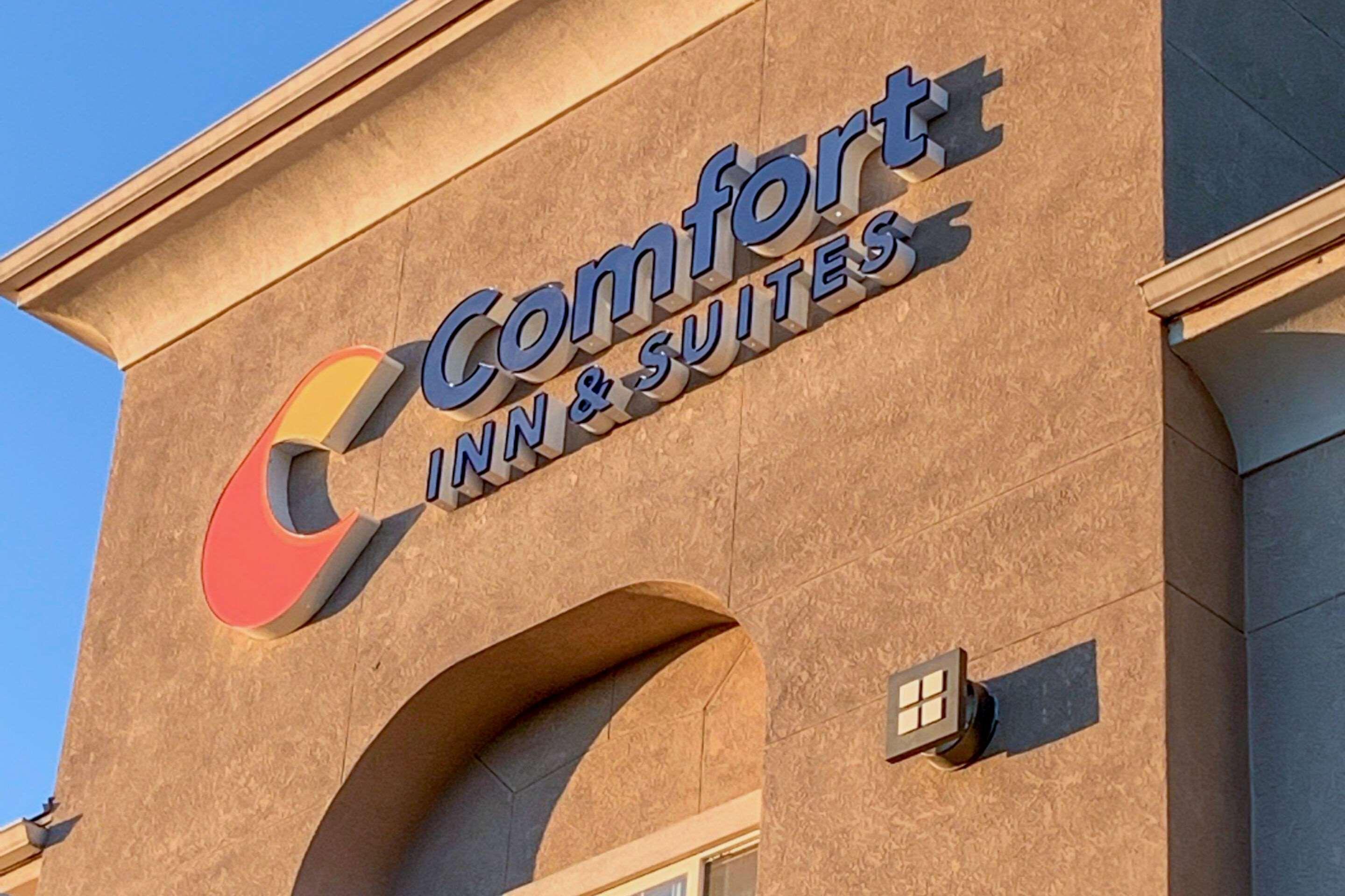 Hotel Comfort & - Lodi North 3*