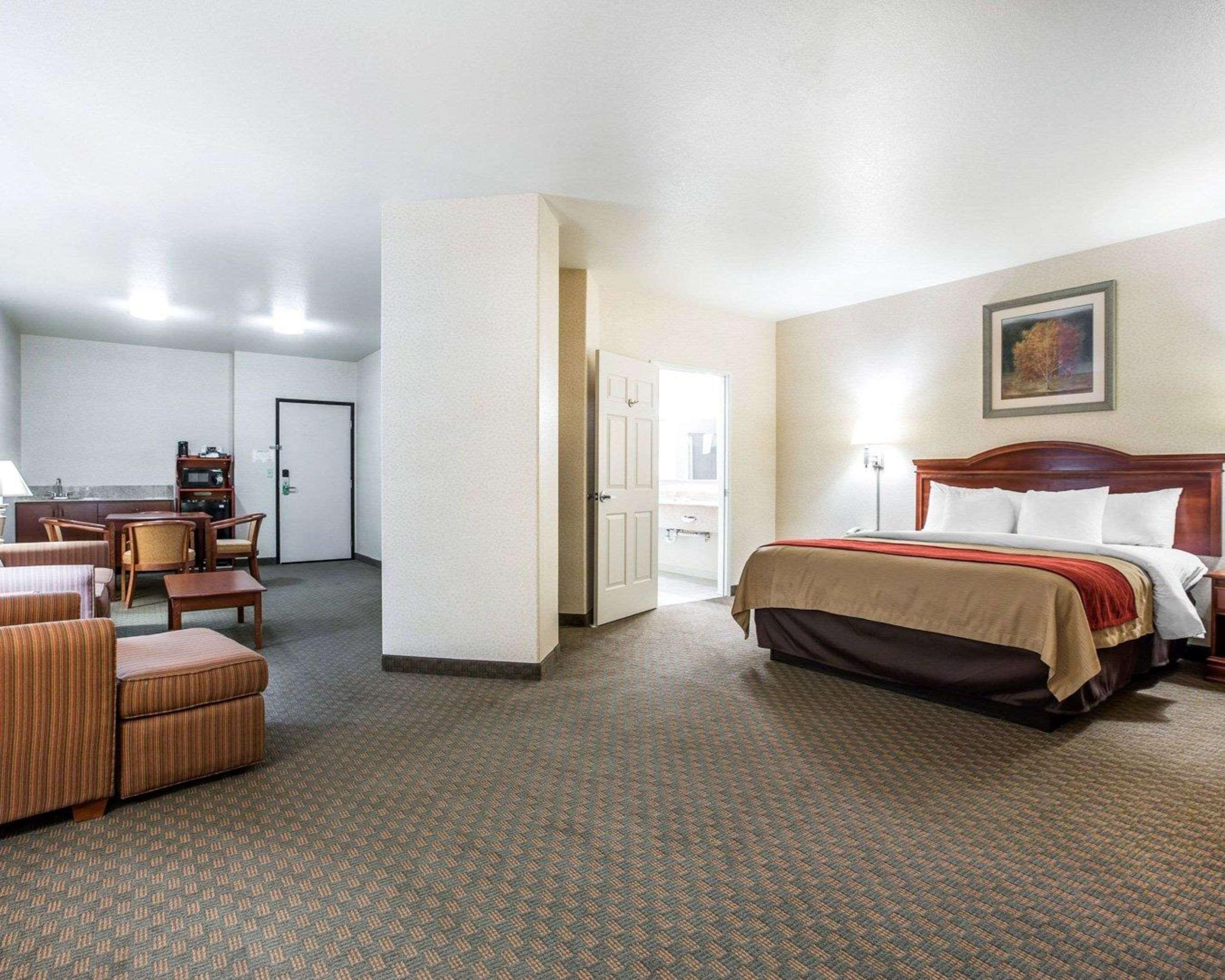 Hotel Comfort & - Lodi North Galt